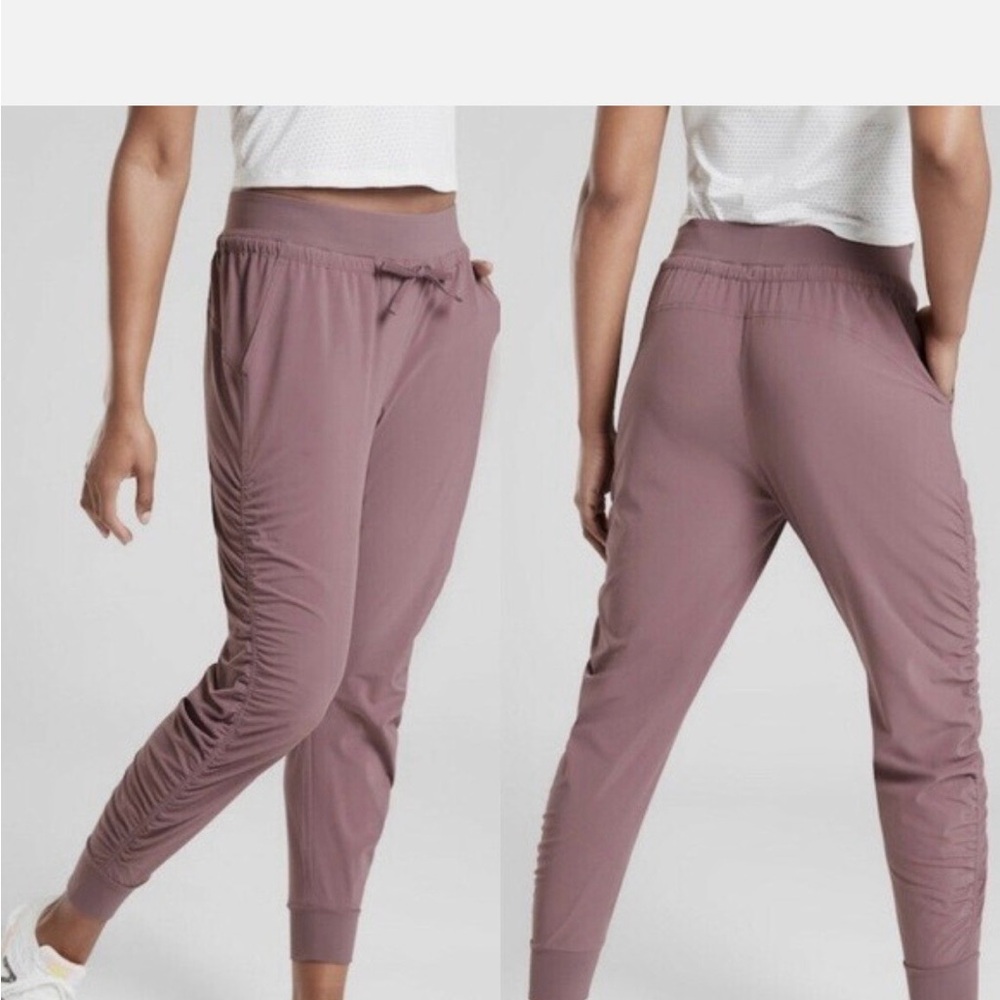 Athleta Attitude Lined Pant Violet Leggings Jogger  Pilates Lightweight Size 4